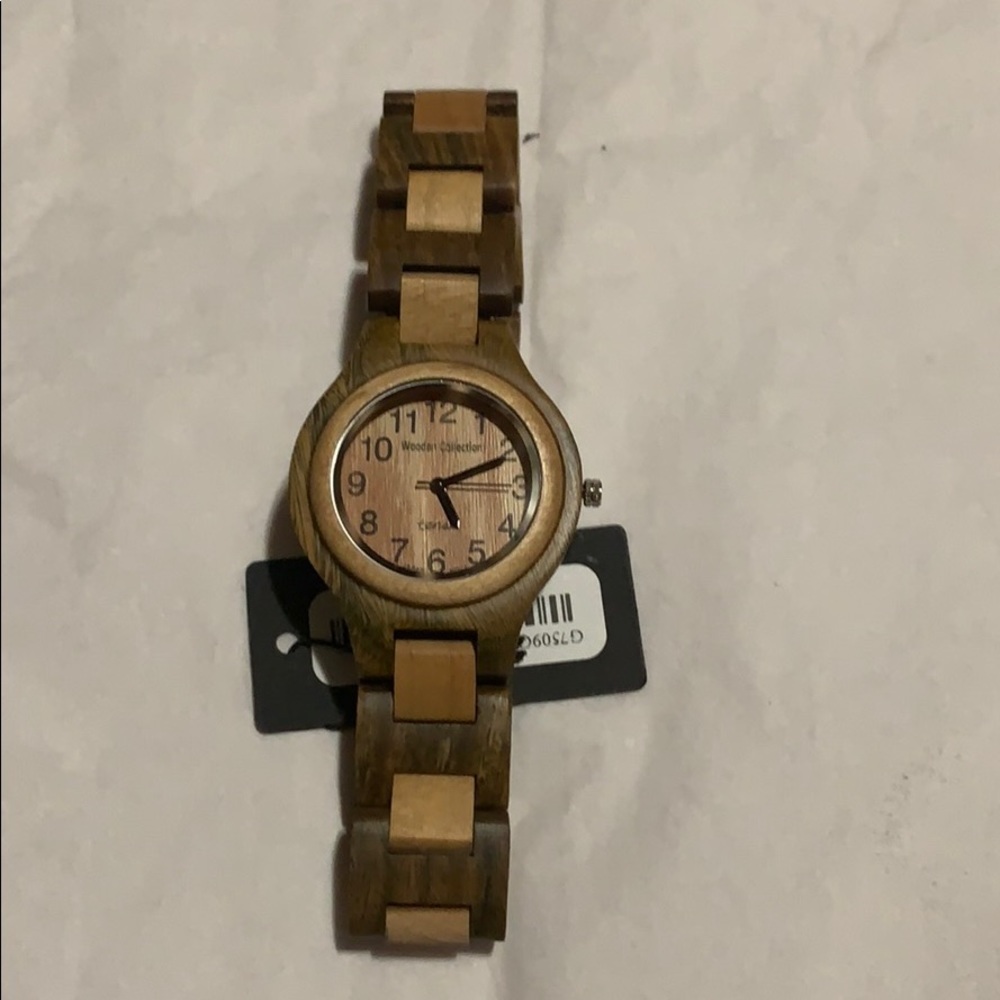 Tense woman watch 41d25